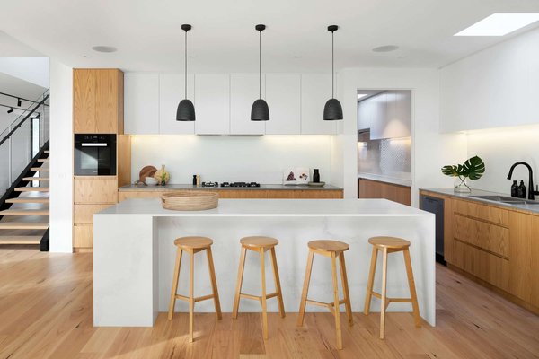 How to Design a Compact and Ergonomic Kitchen Island for Small Apartments?